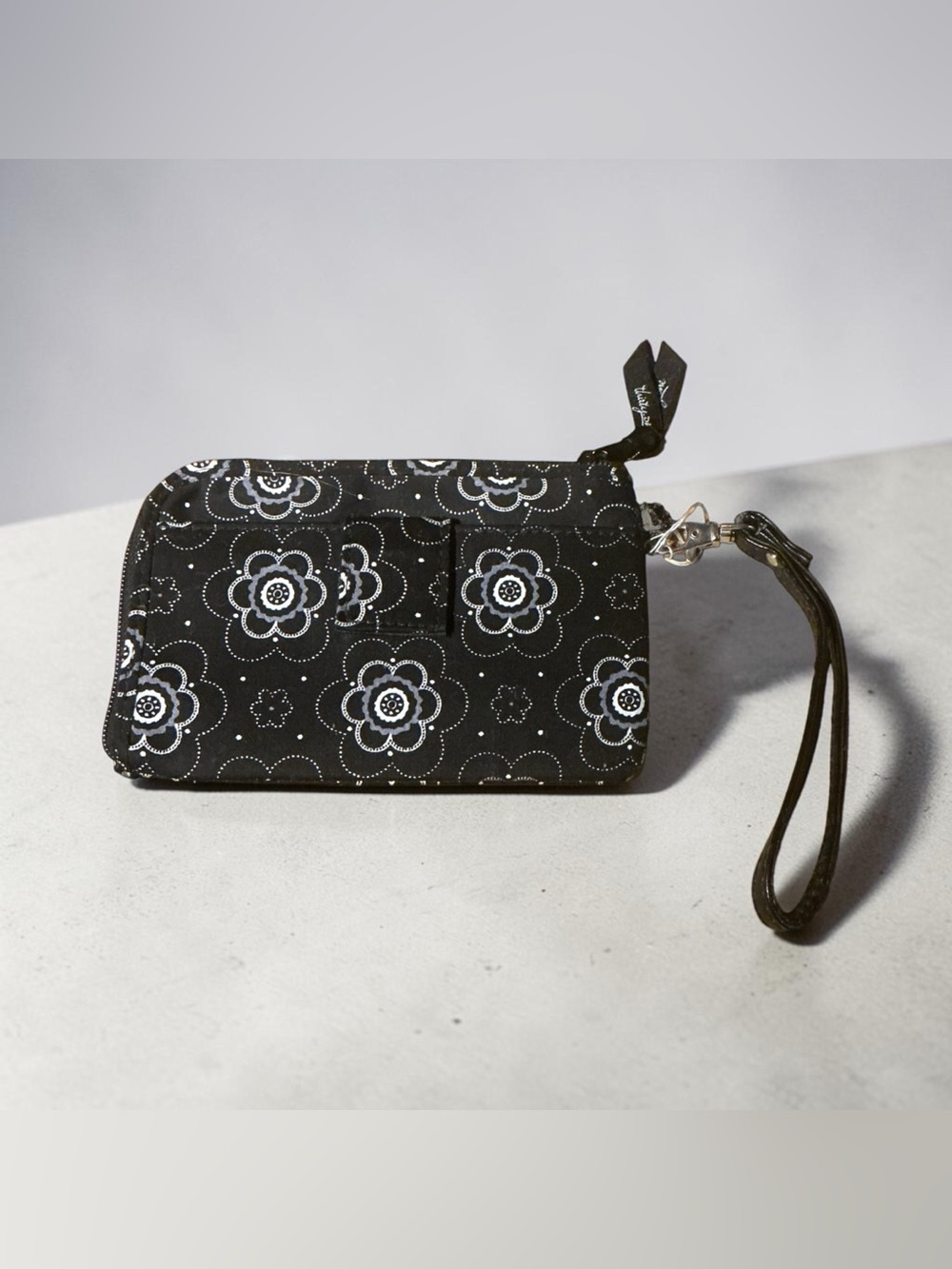 Thirty-One Black Floral Wristlet Wallet Zip Pouch Organizer Gray White Print